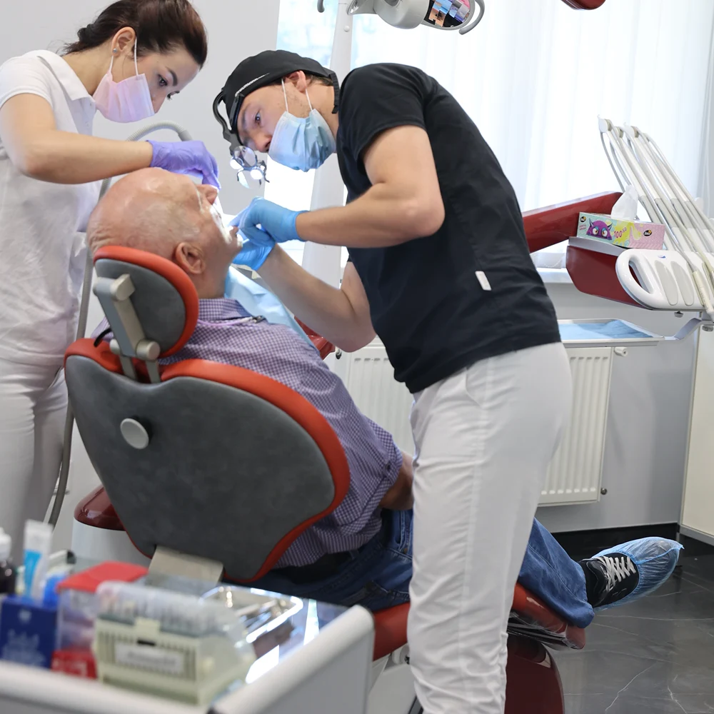 імплантація зуба Мегаджен анірідж київ