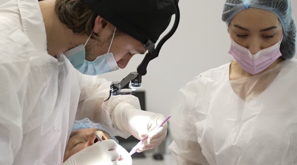 імплантація зубів, периімплантит